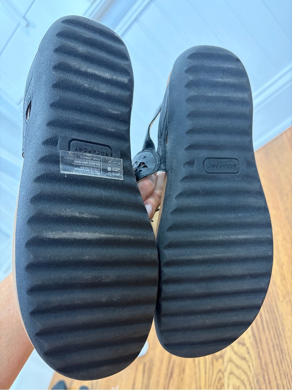 Rockport Black Cutout Velcro Slingback Thong Sandals (9.5) - Picture 11 of 11